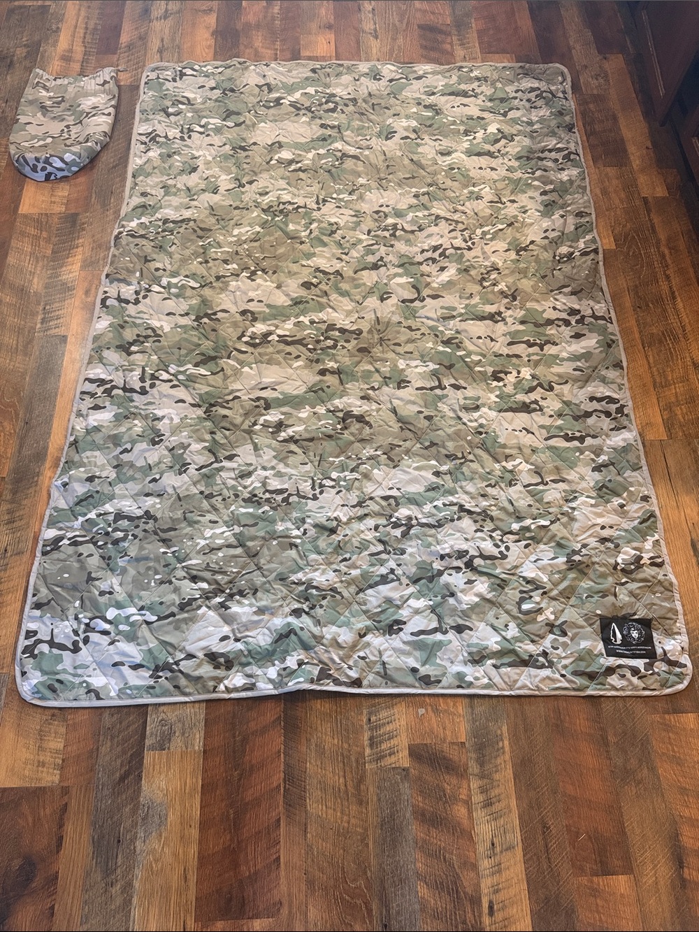 Camouflage Quilted Throw Blanket - Multi Green (BK3)